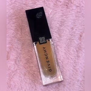 Givenchy Prism Libre Foundation